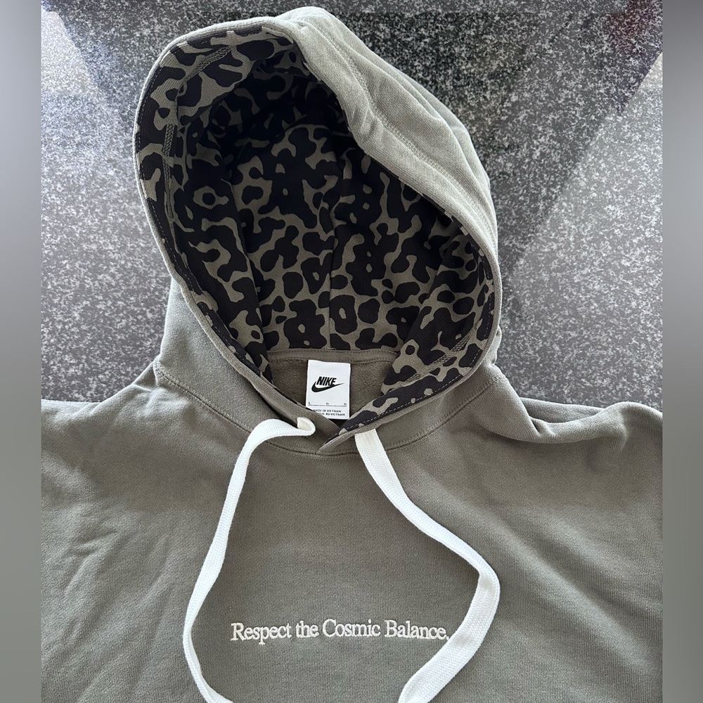 Nike Hoodie-Respect the Cosmic Balance.
Olive Grn with Cheetah Inside Hood Large